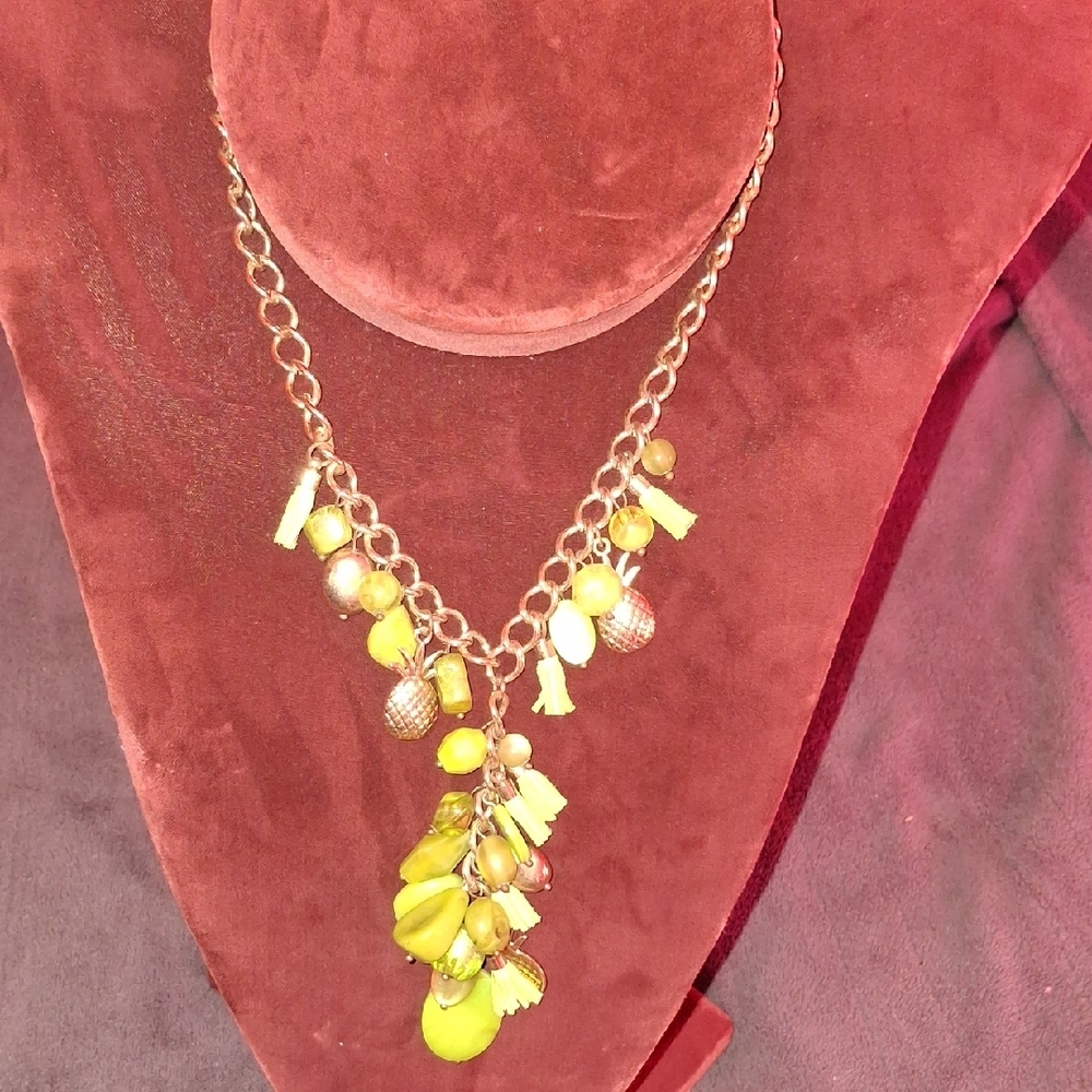Elegant Gold and Yellow Necklace